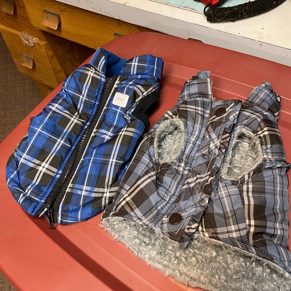 3/$25 doggies vests size small